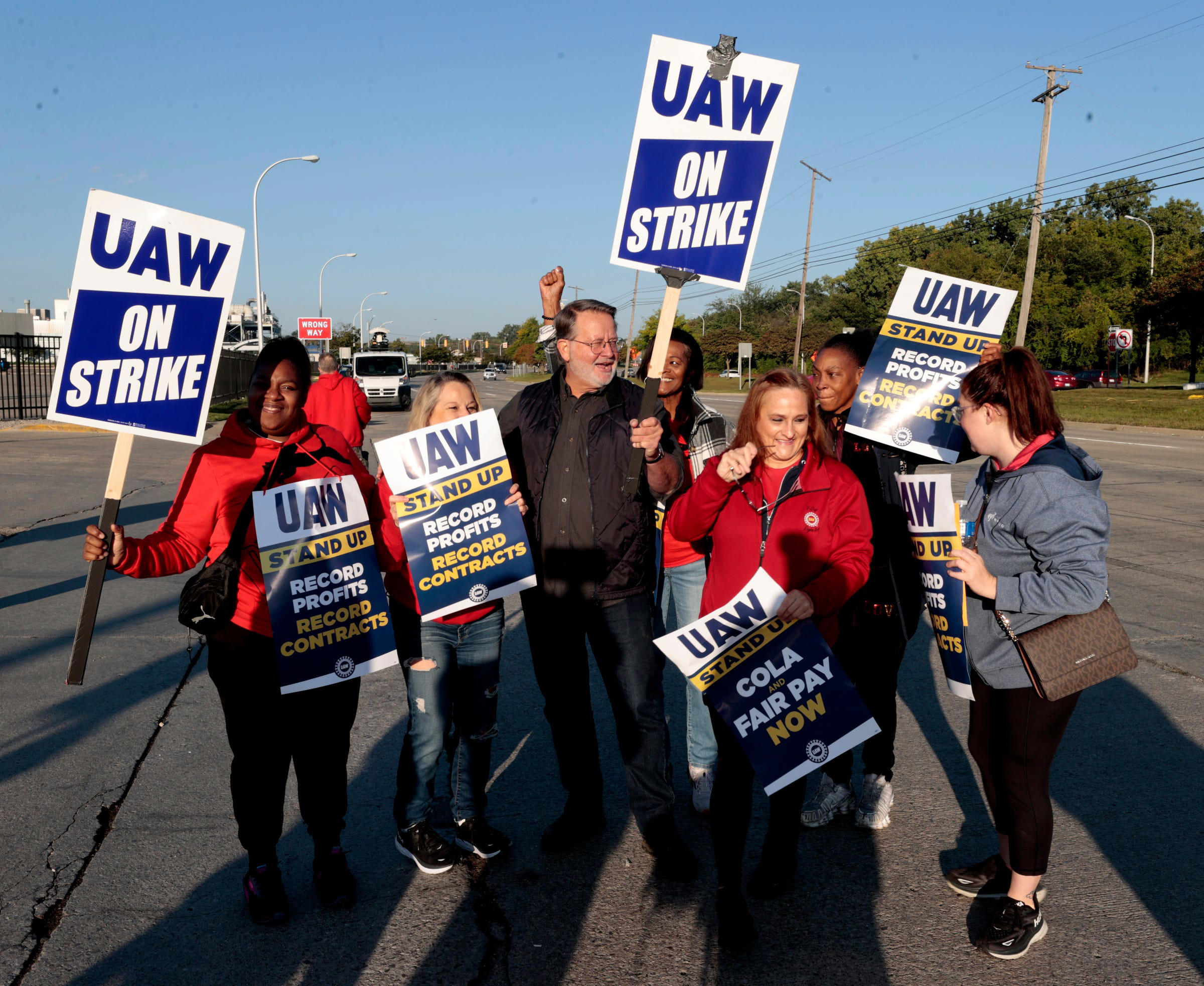 What is UAW? What to know about the union at the heart of industrywide