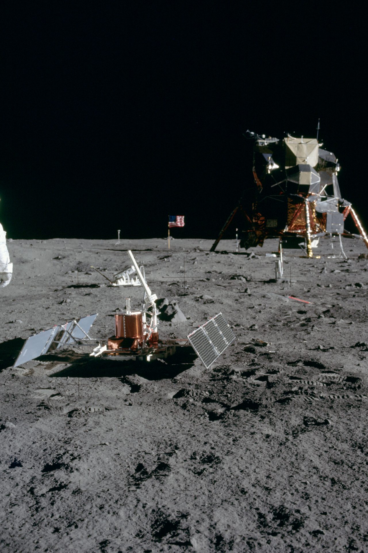 The world's superpowers could fight over the moon someday