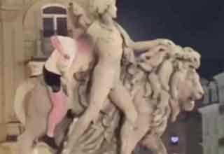 Irish Hooligan Breaks Arm Off 100-Year-Old Brussels Statue During Crazy Night Out 