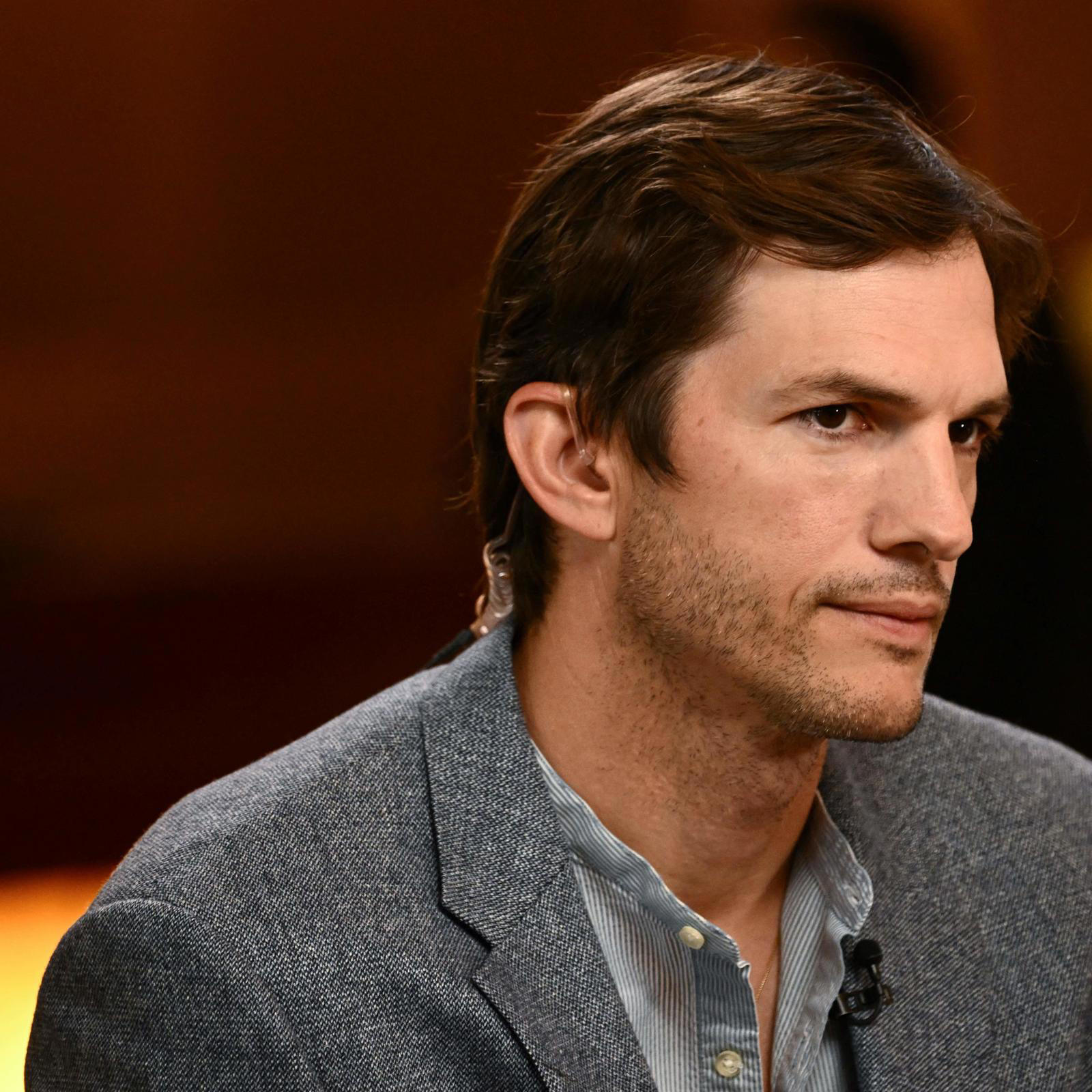 ashton-kutcher-resigns-from-nonprofit-over-danny-masterson-character-letter