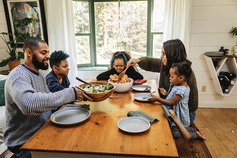 Why Having More ‘Family Meals’ (However That Looks for You) Can Boost ...