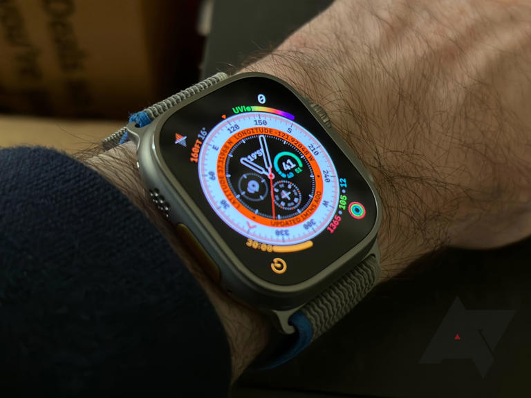 This Reddit user turned their smartwatch into a gaming handheld