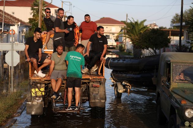 πλημμυροπαθείς στη θεσσαλία: πρόσφυγες στον ίδιο τους τον τόπο