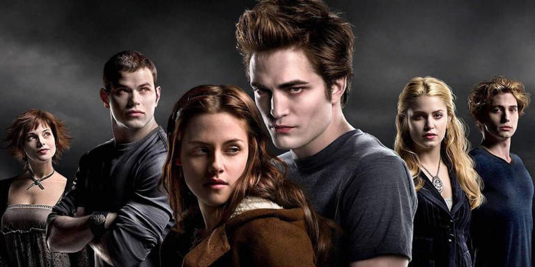 Twilight Cast: Current Ages, Relationship Statuses, & Net Worths