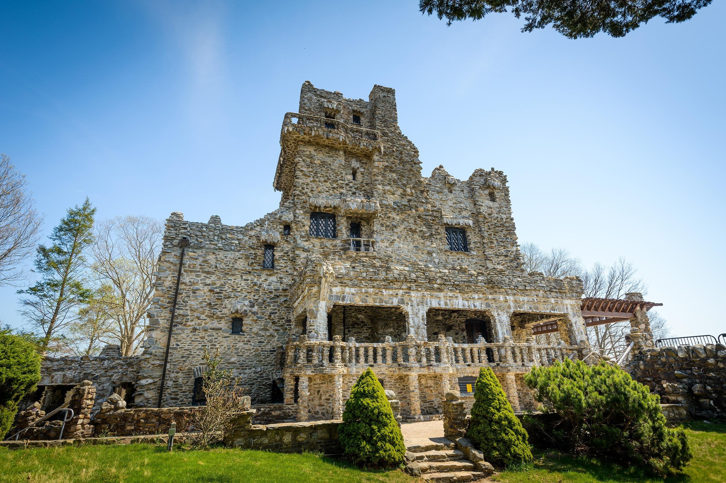 <p>Potential visitors to Connecticut may not be able to rattle off many photo ops in the Nutmeg State, but residents know plenty of sights worth exploring and photographing. One fascinating place for a selfie: Gillette Castle State Park. The historic mansion on the grounds resembles a medieval fortress.</p>