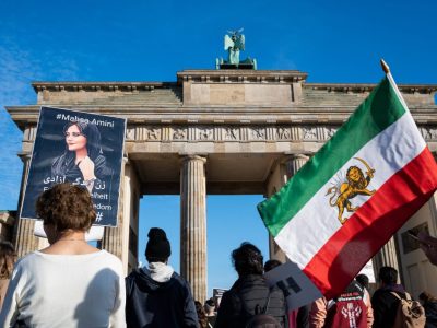 berlin: iran-aktivistin kritisiert den senat – „sehr wenig bereitschaft“