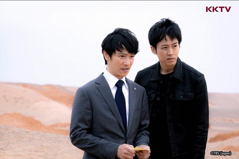 堺雅人（左）主演日劇《VIVANT》大結局收視開紅盤，右為松坂桃李。（KKTV提供）