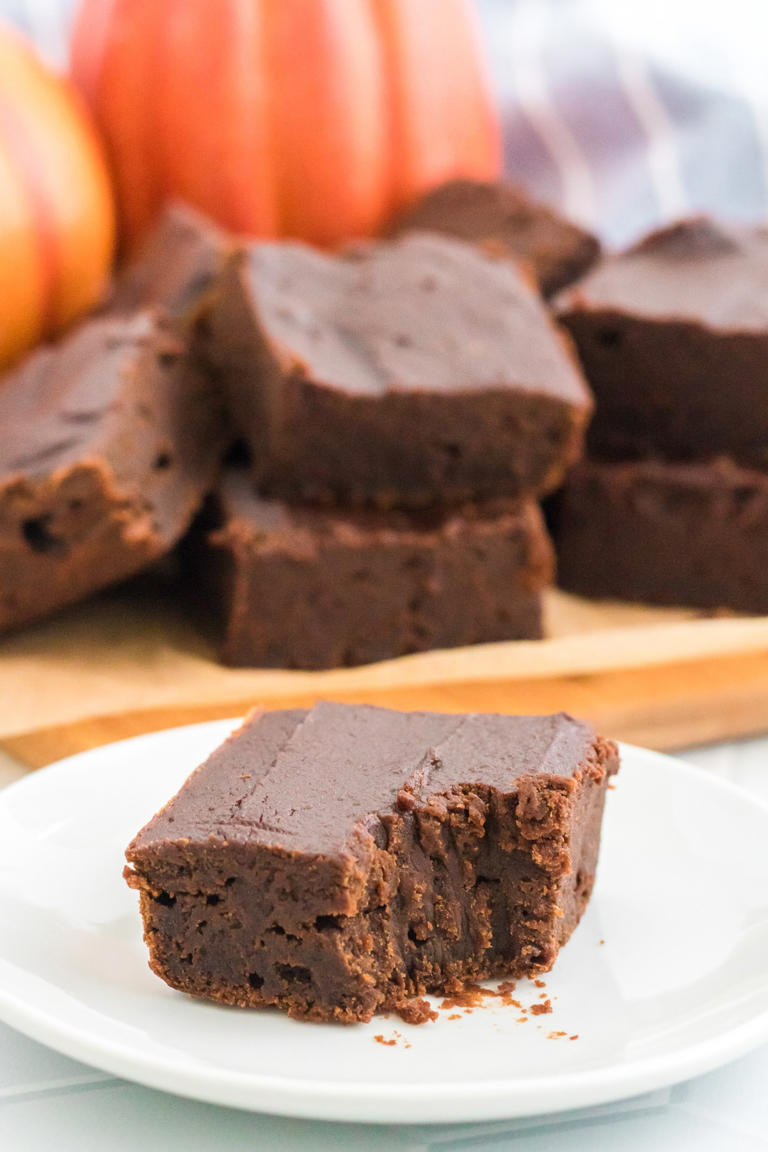 Pumpkin Brownies (2-ingredient, So Easy!)