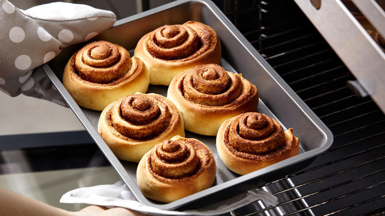 An Oiled Bowl Is Key For Letting Your Cinnamon Roll Dough Rise