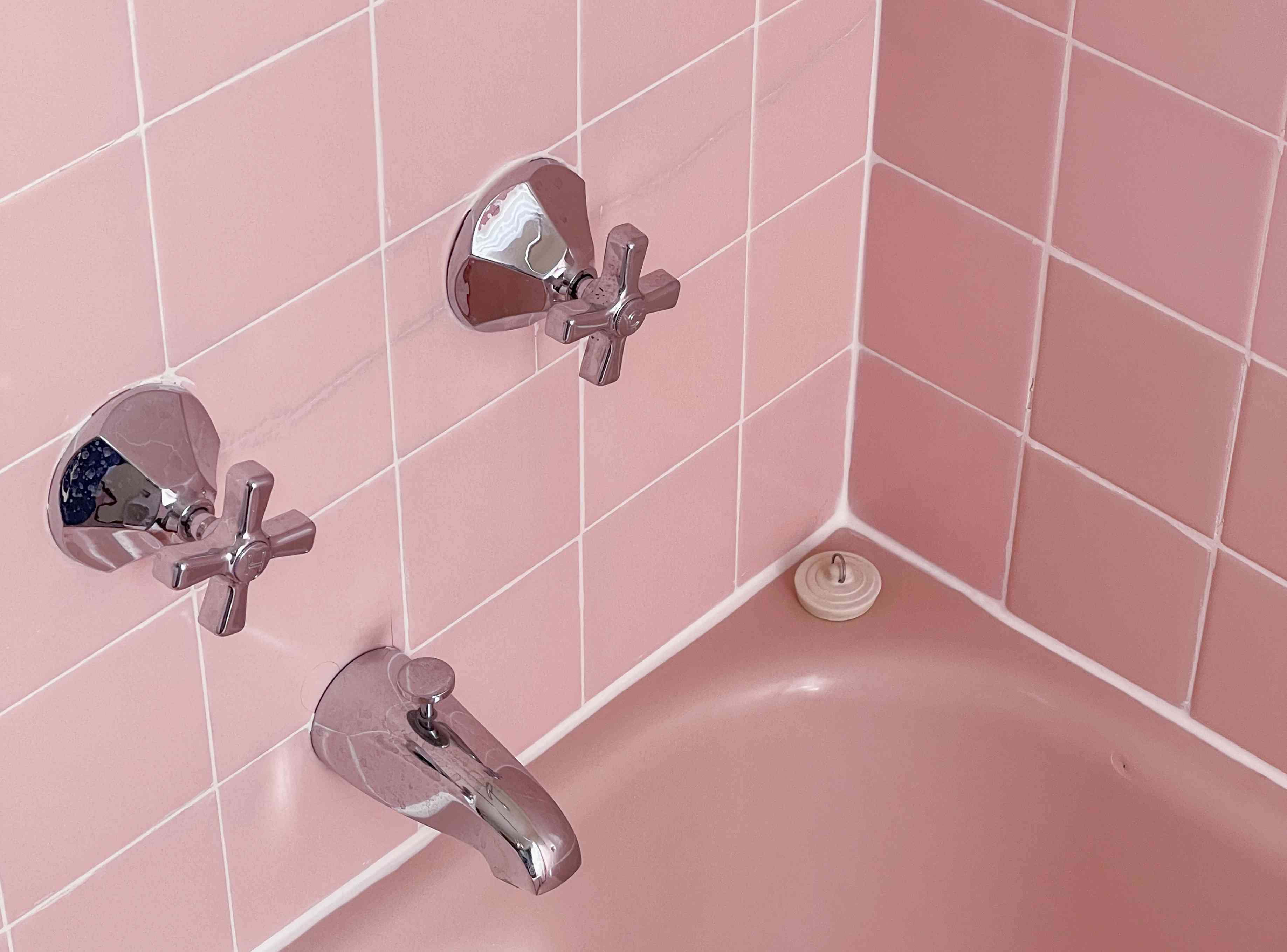 18 Things That Make Your Bathroom Look Dated