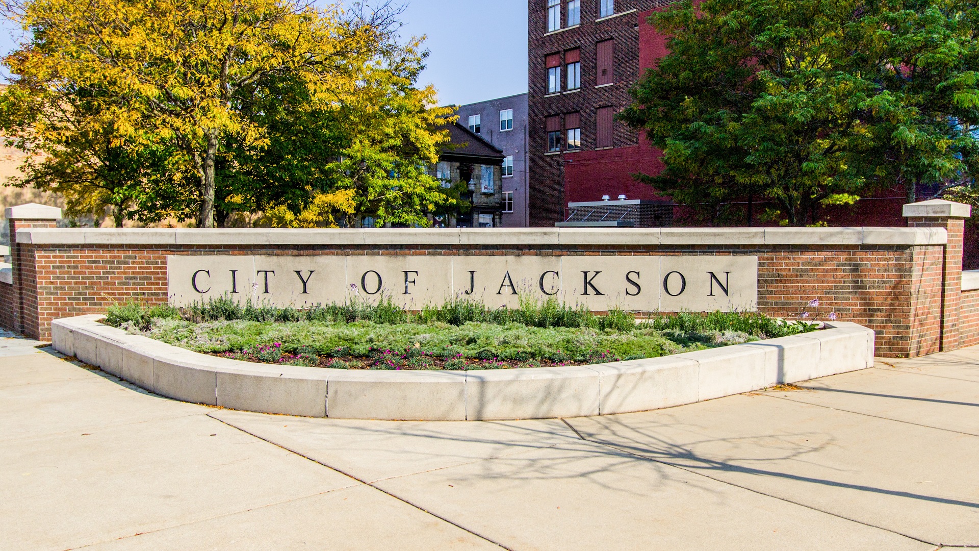 12 Best Places in Michigan for a Couple To Live on Only a Social