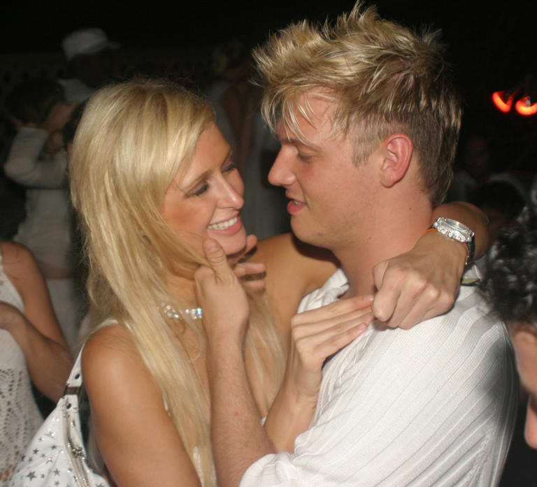 Former flings Paris Hilton and Nick Carter during Diddy's White Party in 2004. (Shareif Ziyadat/FilmMagic)