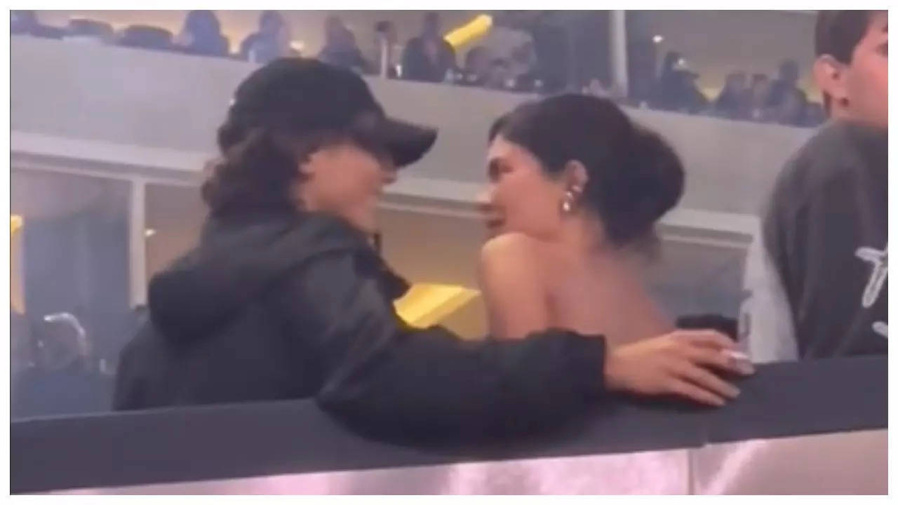 Timothee Chalamet And Kylie Jenner Go Public With Romance Spotted Kissing At Beyonces Concert 1336