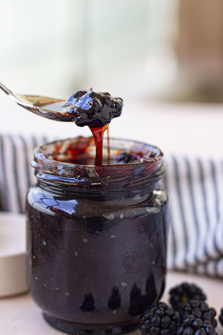 Easy Blackberry Jam No Pectin