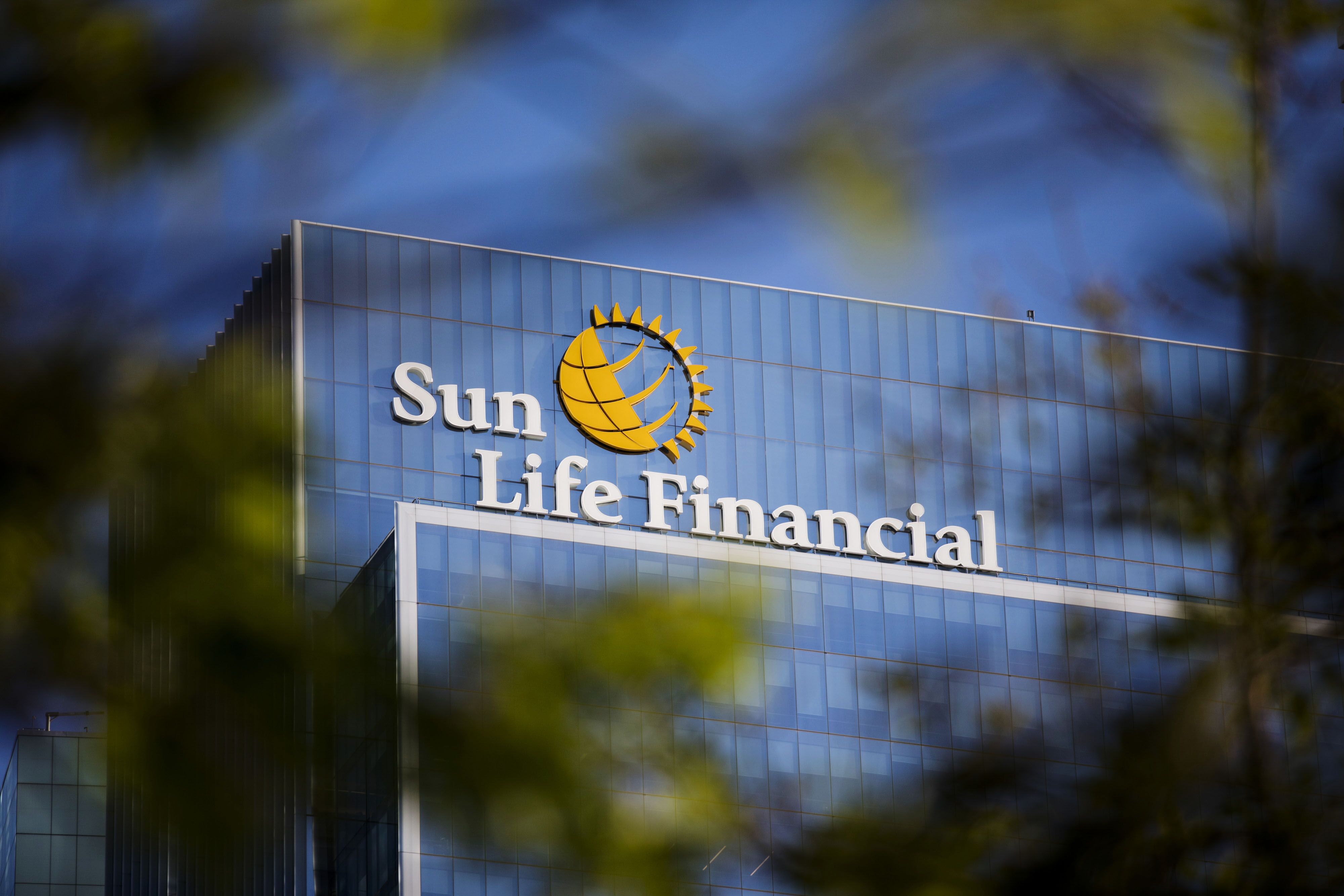Sun is life. Sunlife Financial. Sun Life Financial. Šienligė. Sun Finance Riga.