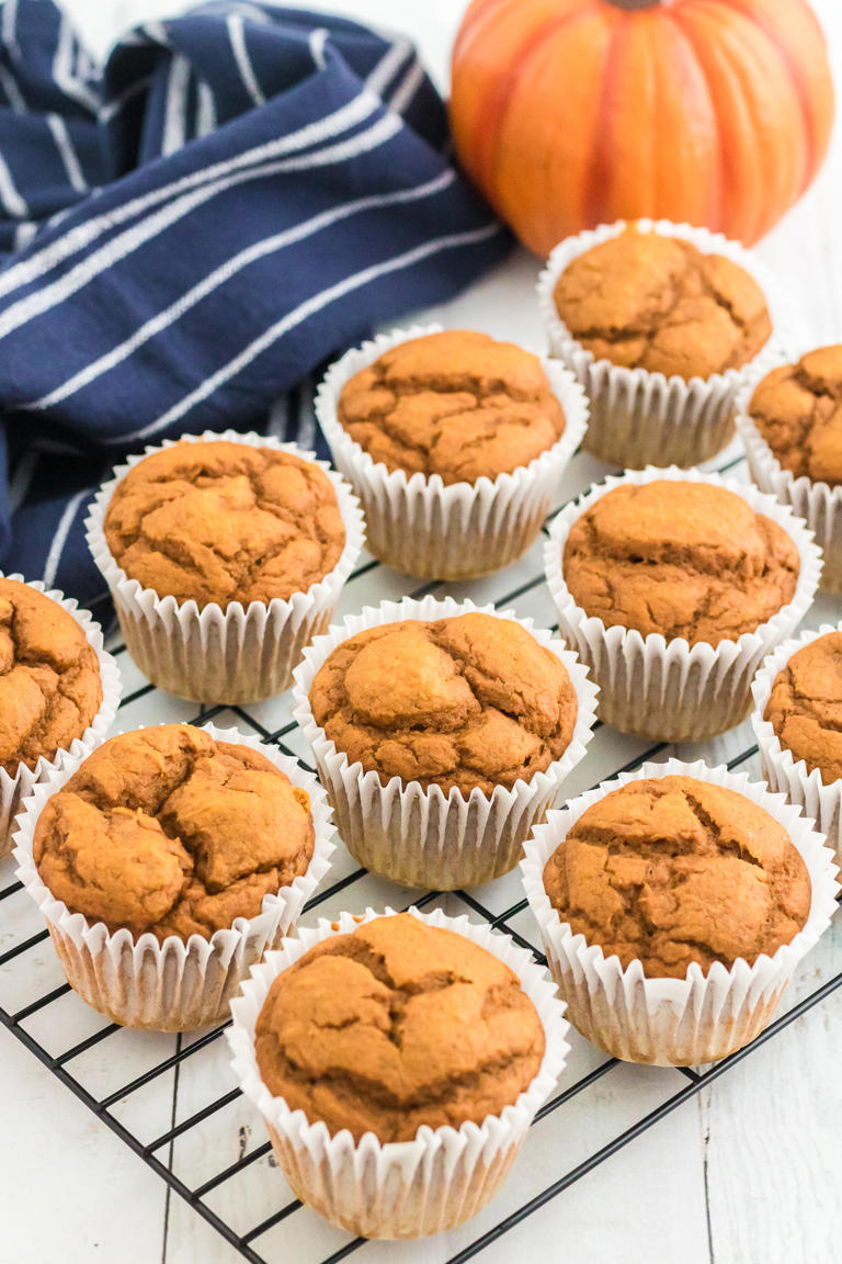 2-ingredient Pumpkin Muffins (so Easy!)