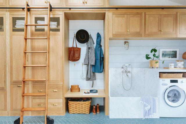 35 Chic and Optimized Mudroom Laundry Room Combo Ideas