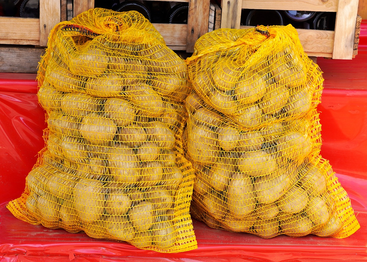 jak vrátit chuť stárnoucím bramborám – na ty naklíčené pomáhá citron, jednoduše přestárlé zachrání špetka cukru