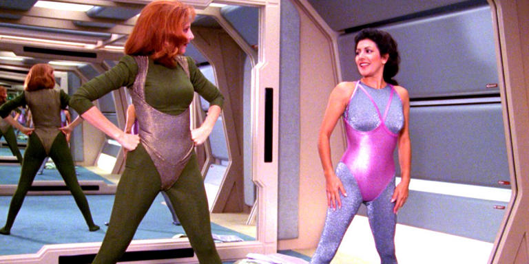 Star Trek Brings Back TNG’s Robin Hood & Crusher / Troi Yoga & Makes It Weird