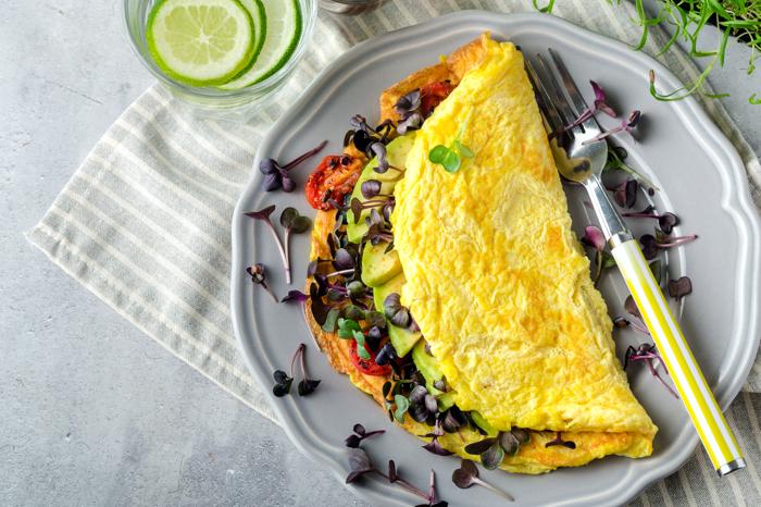 metabolizmayı canavar gibi çalıştıran omlet tarifi! oturduğunuz yerden kilo vereceksiniz
