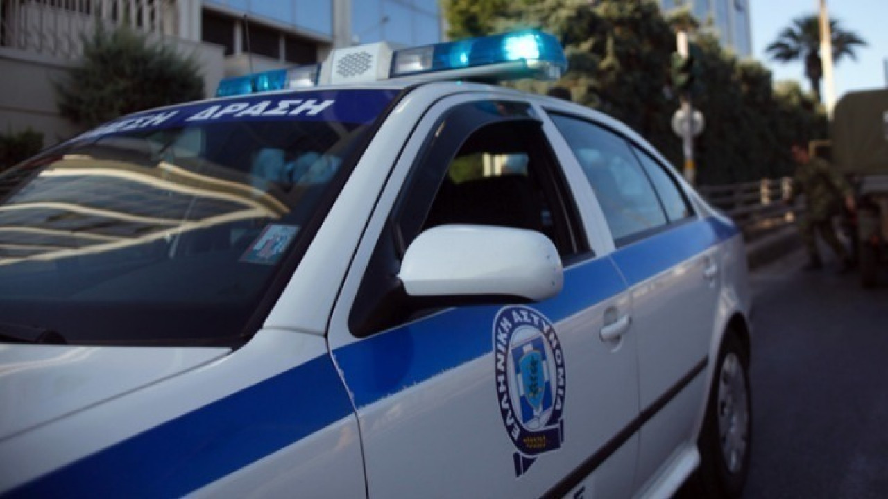 θεσσαλονίκη: διαρρήκτες πέταξαν στον δρόμο 2.700 ευρώ που έκλεψαν για να γλιτώσουν αλλά τους τσάκωσαν