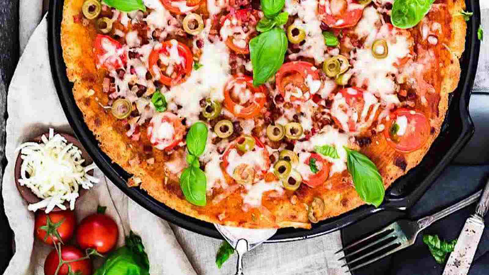 Bacon-Infused Fathead Pizza. Photo credit: Low Carb – No Carb.