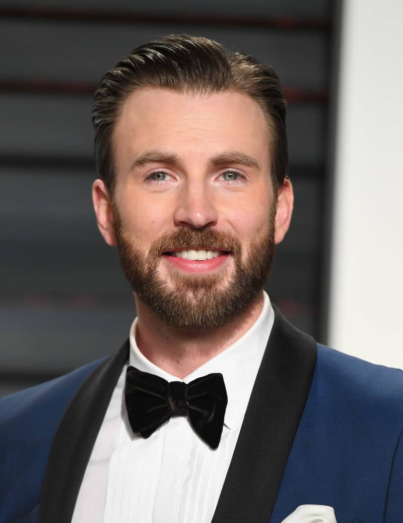 Captain America S Chris Evans Marries His Love Who He Hid For Months Yet Fans Give Them Only A