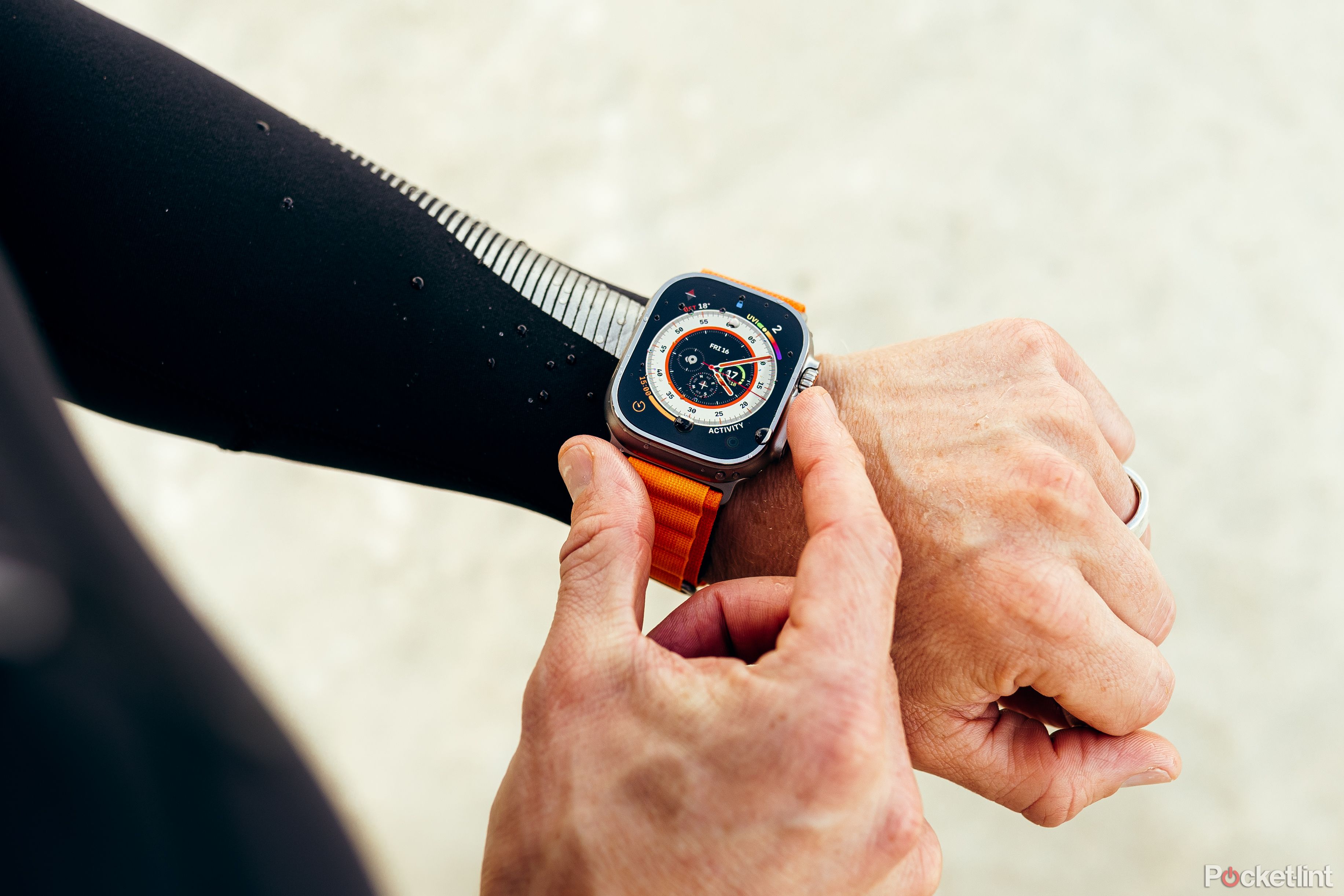 Apple watch ultra на руке. Эппл вотч ультра 2022. Apple watch Ultra 2. Обзор Apple watch Ultra экран размер.