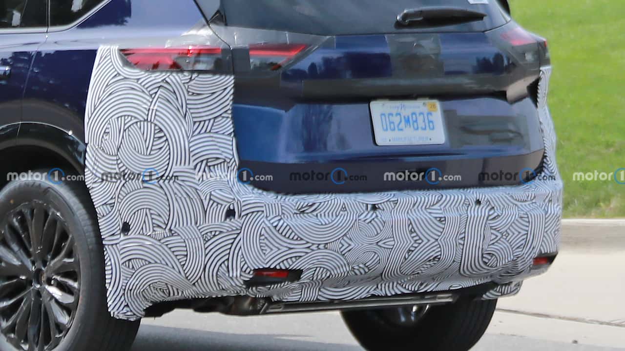 2024 Nissan Rogue Drops Camo Shows New Fascia In Spy Photos   AA1h3O6Y.img