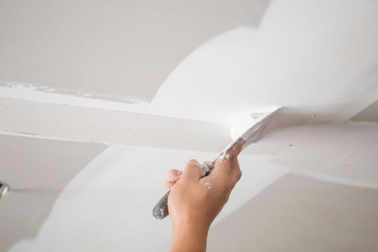 How to Paint Edges of Walls Without Tape - Dengarden