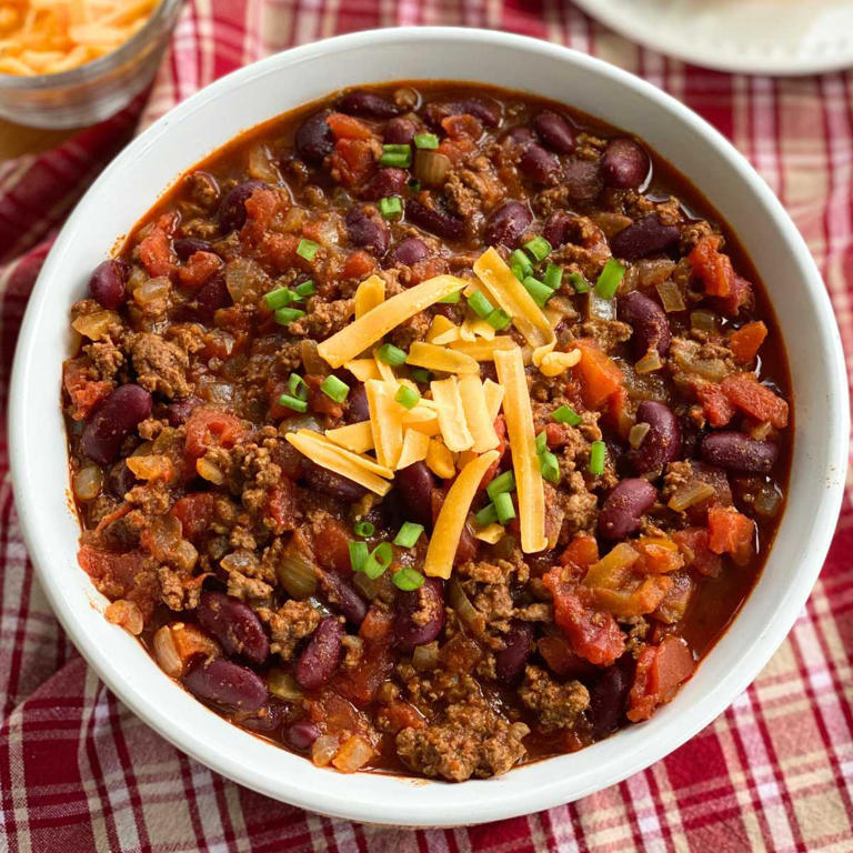 Easy Southern Chili Recipe with Beef and Beans