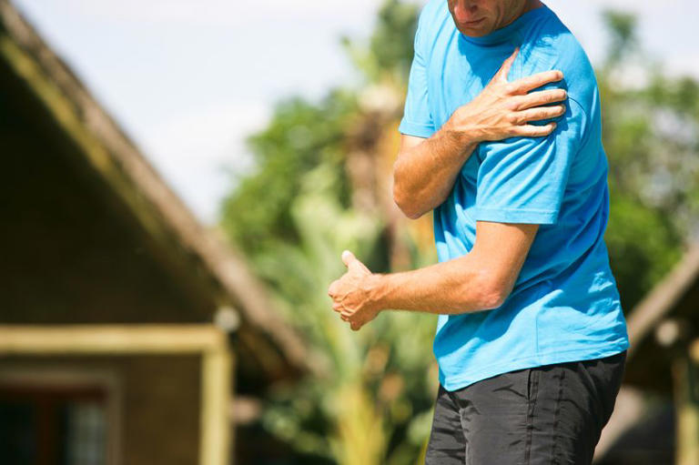 Shoulder and arm pain can be an indicator of lung cancer