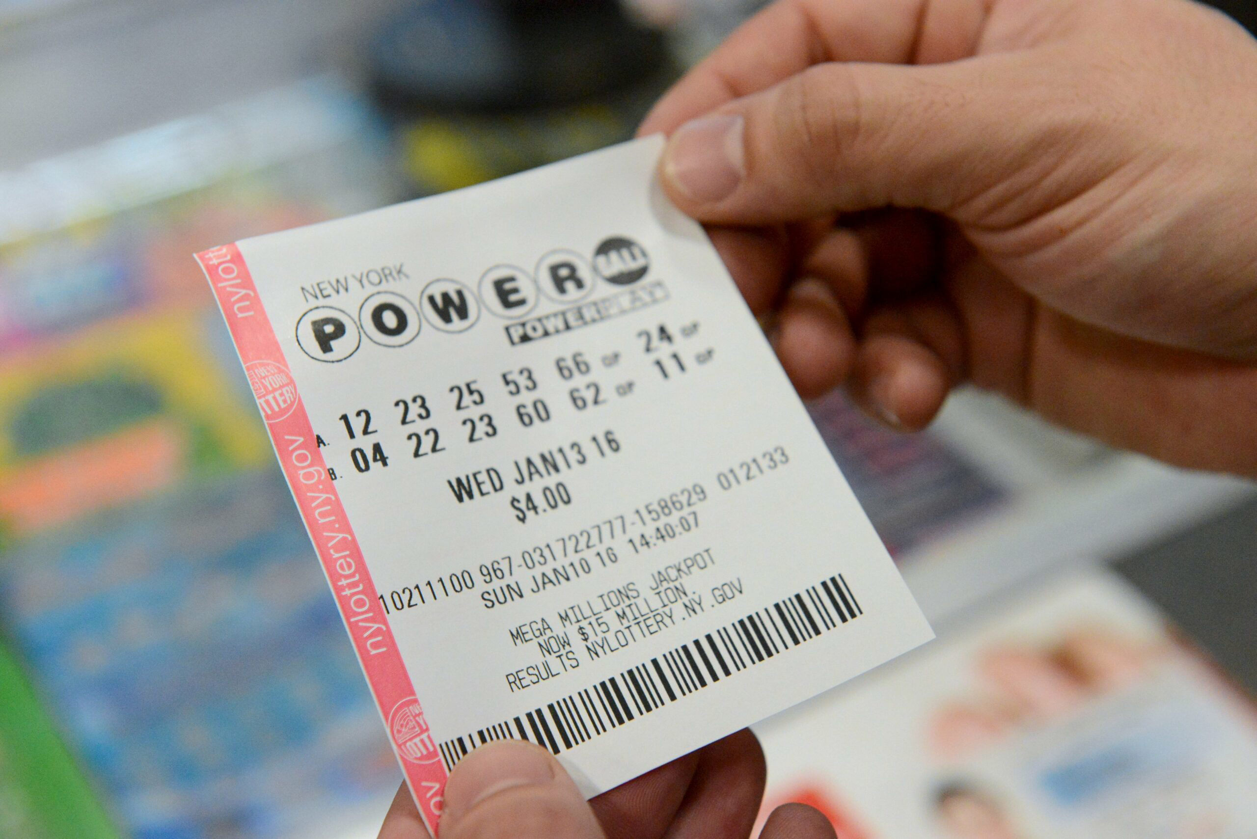 6 Winning Powerball lottery tickets sold in Saturday’s drawing