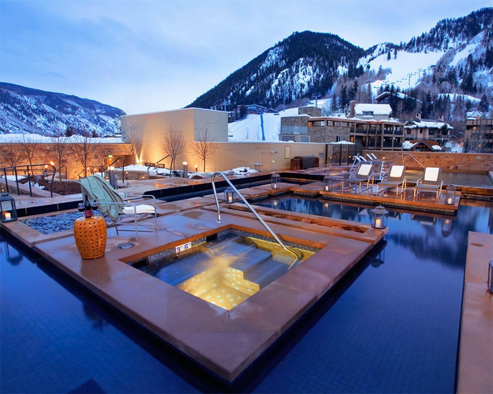 Bucket List Hot Tubs Around the World