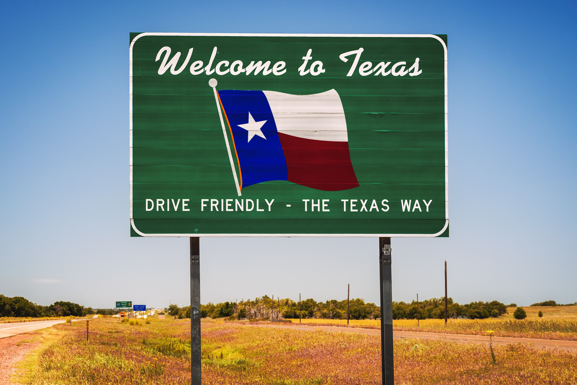 <p>Everything is bigger in Texas, including the state's reminder to drive responsibly as one crosses state lines. </p><p><a href="https://www.msn.com/en-us/community/channel/vid-7xx8mnucu55yw63we9va2gwr7uihbxwc68fxqp25x6tg4ftibpra?cvid=94631541bc0f4f89bfd59158d696ad7e">Follow us and access great exclusive content every day</a></p>