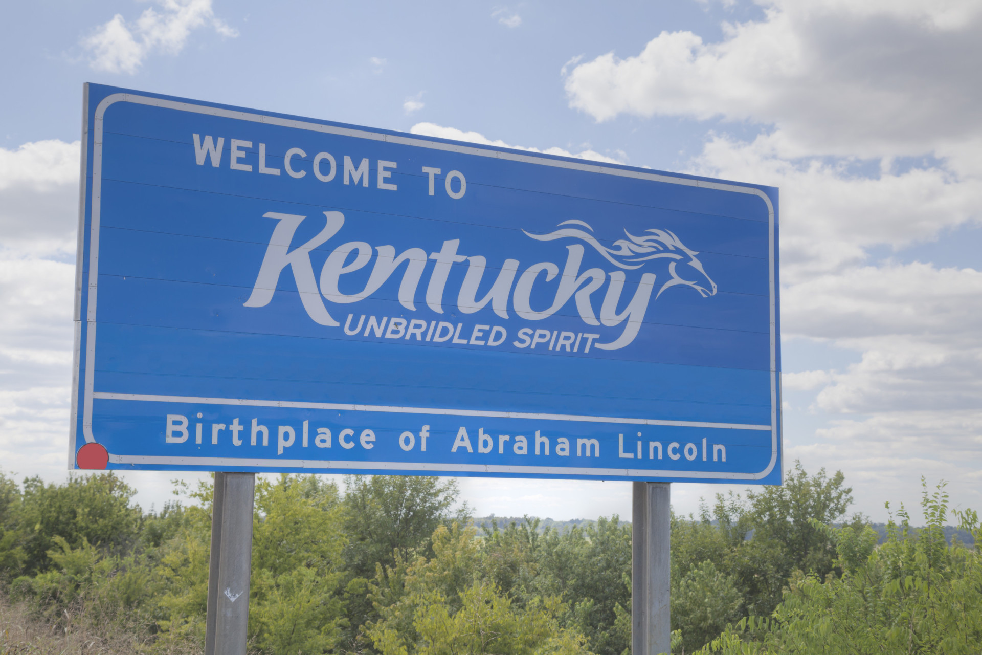 <p>Illinois may be "The Land of Lincoln," but Kentucky was the US president's birthplace. The state welcome sign also makes reference to the famous horse race, the Kentucky Derby.</p><p><a href="https://www.msn.com/en-us/community/channel/vid-7xx8mnucu55yw63we9va2gwr7uihbxwc68fxqp25x6tg4ftibpra?cvid=94631541bc0f4f89bfd59158d696ad7e">Follow us and access great exclusive content every day</a></p>