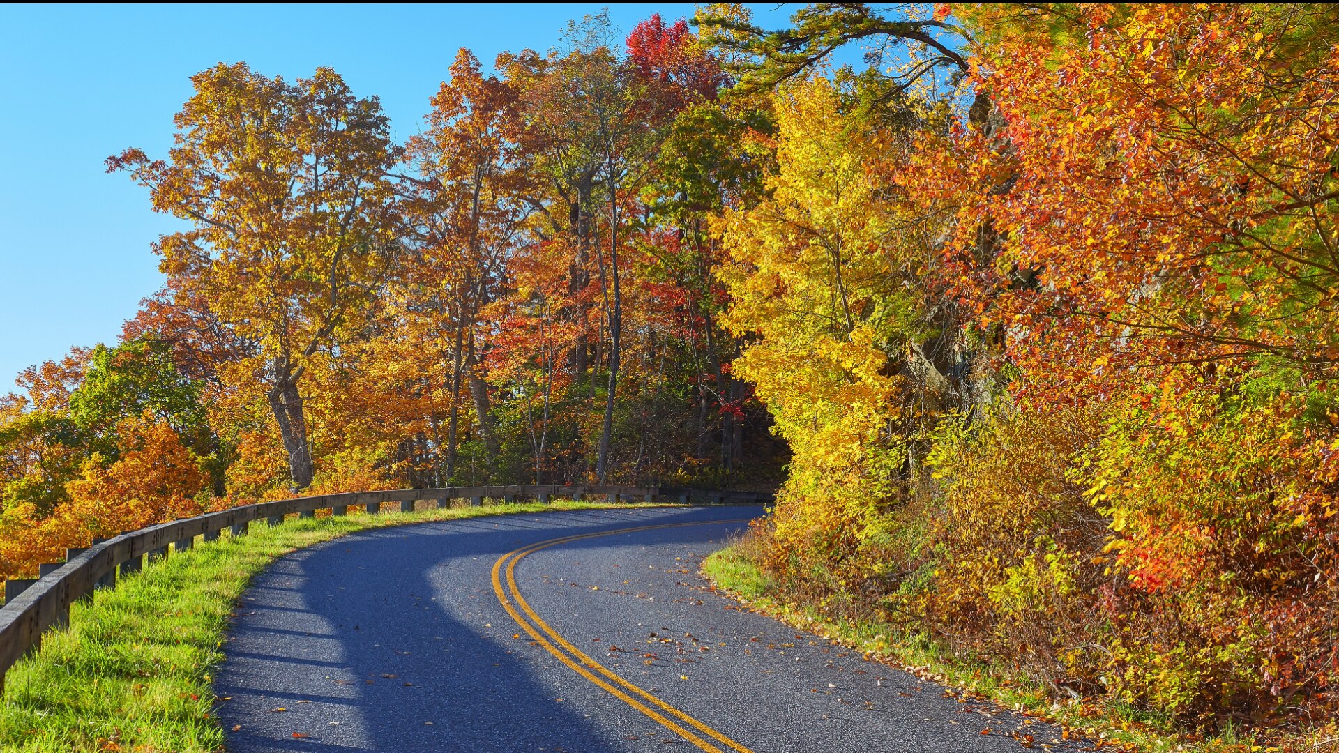 Blue Ridge Parkway Announces Partial Closures Due To Wildfire