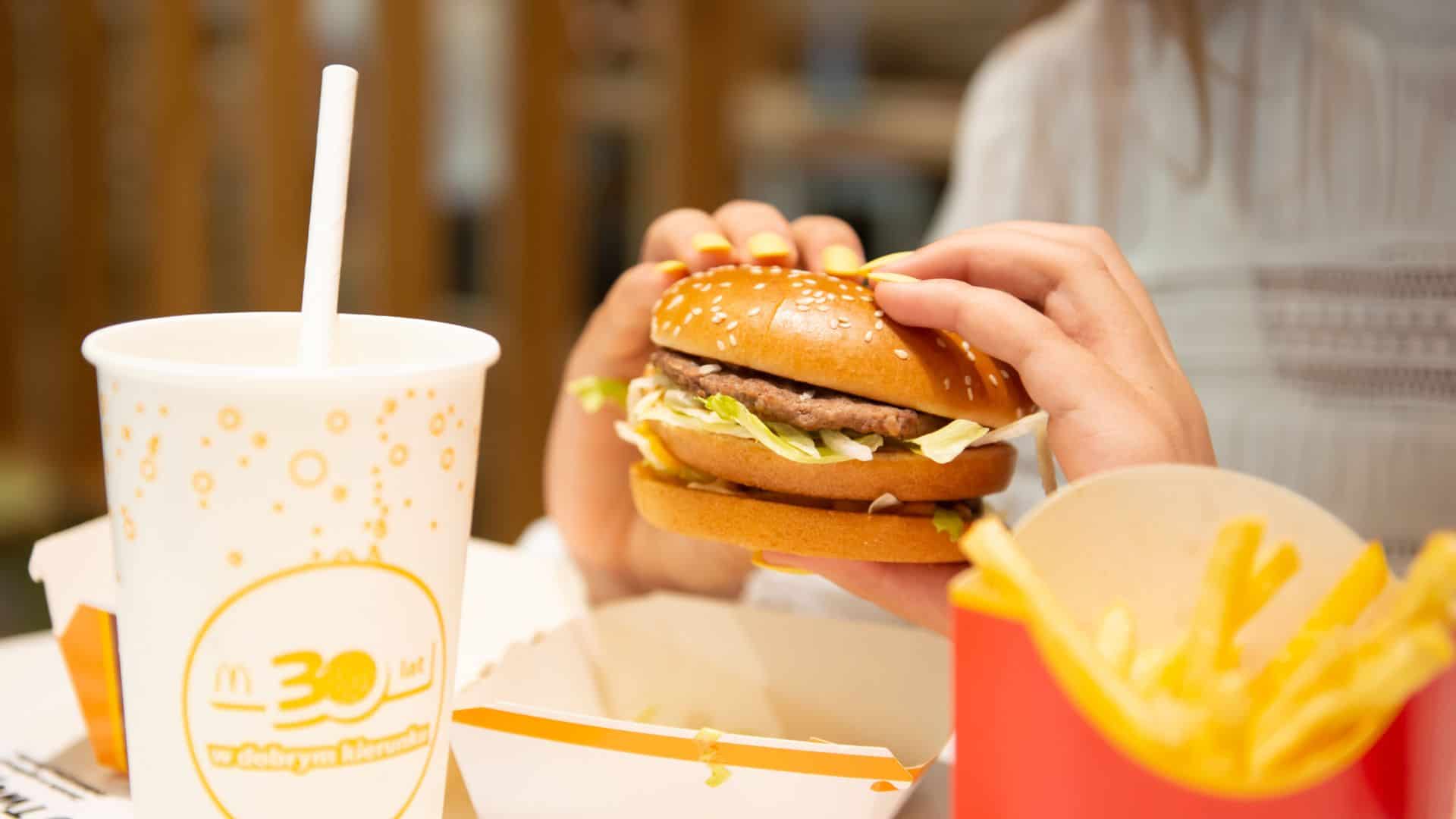 <p>Is it just us, or does McDonald’s bun have a specific oomph to it that no other burger-selling chain has mastered?</p><p>Turns out, it isn’t accidental. McDonald's uses high-quality ingredients in its dough, which spends a good time proofing and setting, so it’s already guaranteed to deliver flavor.</p><p>McDonald’s also has specific criteria to match quality; each bun is baked to match this and turns out into the good dough ball we love.</p>