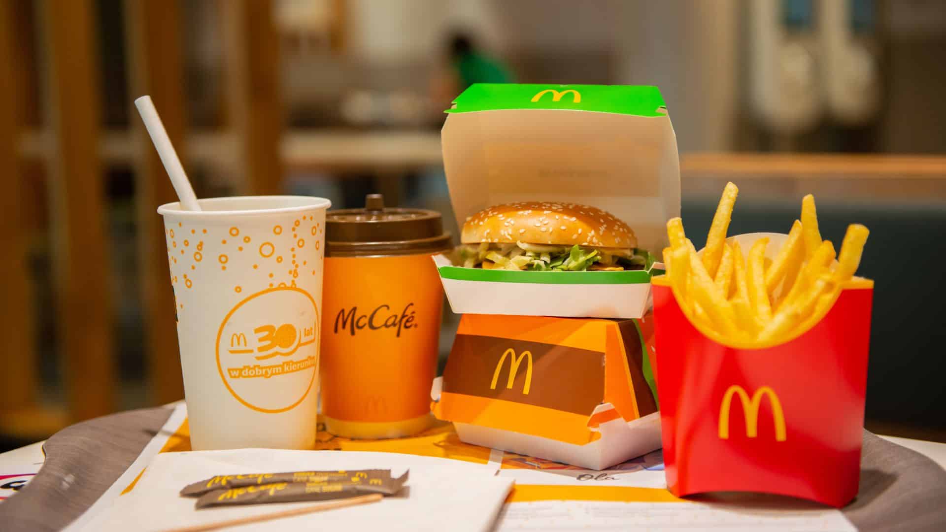 <p>Alright, we’re not sure if this is a good thing since we’re still learning so much about foods, but McDonald's fries everything in veggie oil.</p><p>But hold on; there’s a logical reason behind it. Vegetable oils are generally a safe, allergy-friendly option as compared to nut oils, so they’re preferred by large-scale food chains.</p><p>The oil is filtered after each use, which is why McDonald’s food never tastes like it’s overcooked or stale.</p>