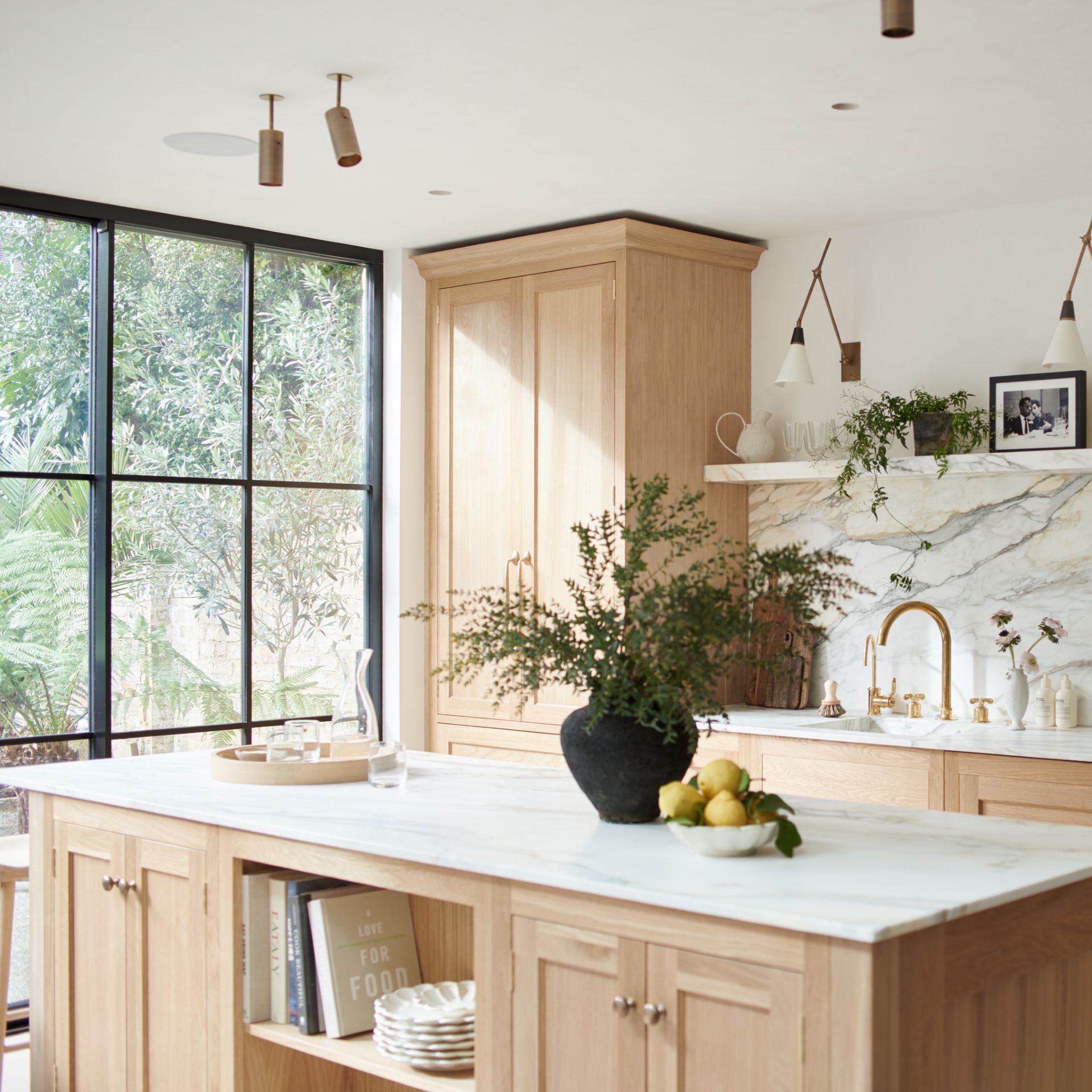 Modern kitchen ideas transform this key room into a contemporary space