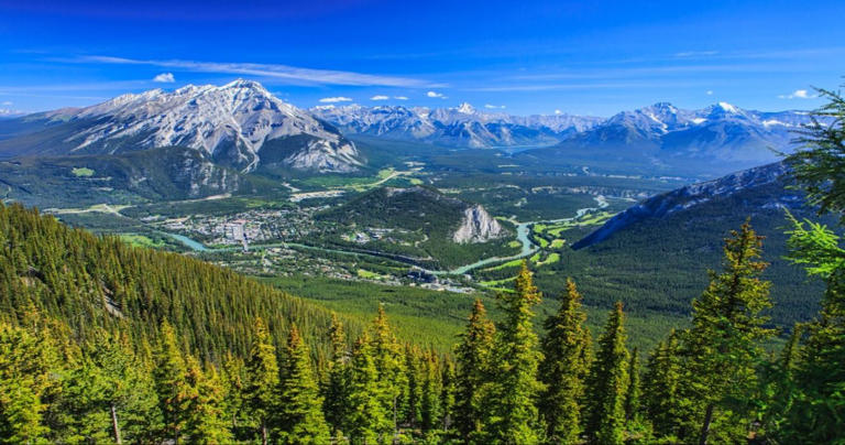 10 Bucket-List Things To Do On Your First Time In Banff (Inside & Outside The Park)