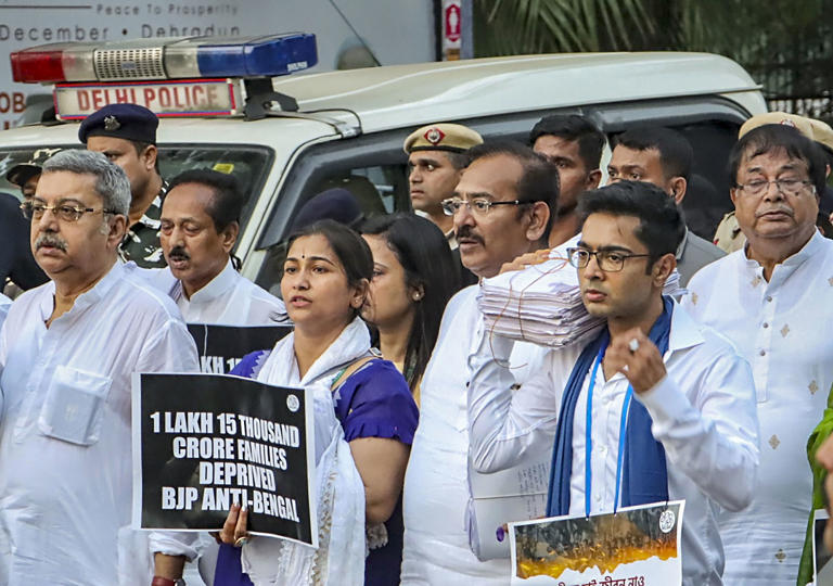 TMC leaders detained during dharna at Krishi Bhawan for release of funds to Bengal, released hours later