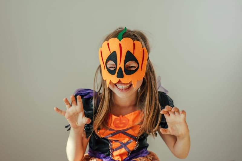 Halloween-Masken basteln: 5 kinderleichte und kreative Idee