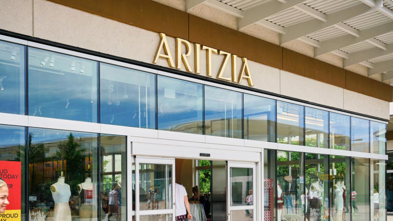 An Aritzia Archive Sale Is Happening For The First Time & Clothing