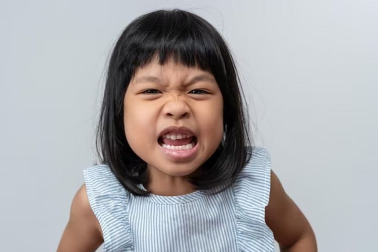 jika orang tua salah menangani anak tantrum, ini dampak pada anak