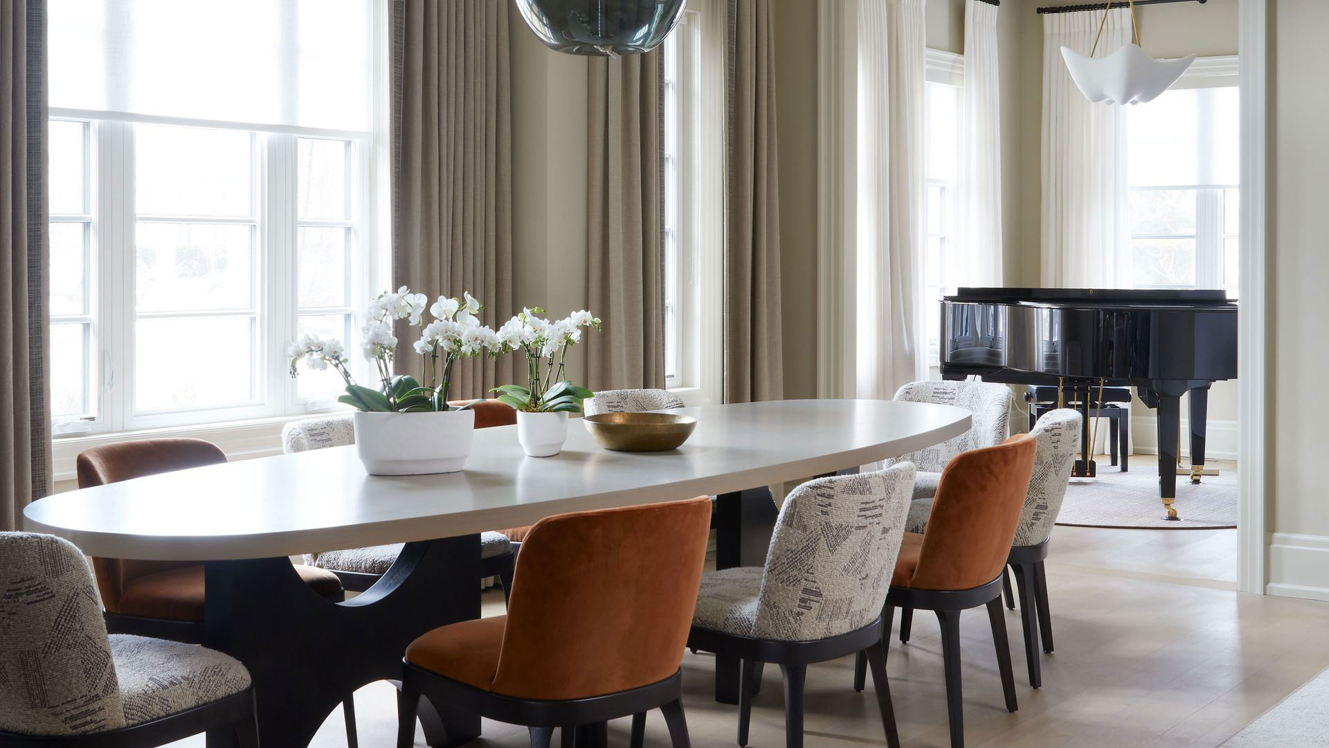 Does dining room furniture need to match? 5 principles designers always ...