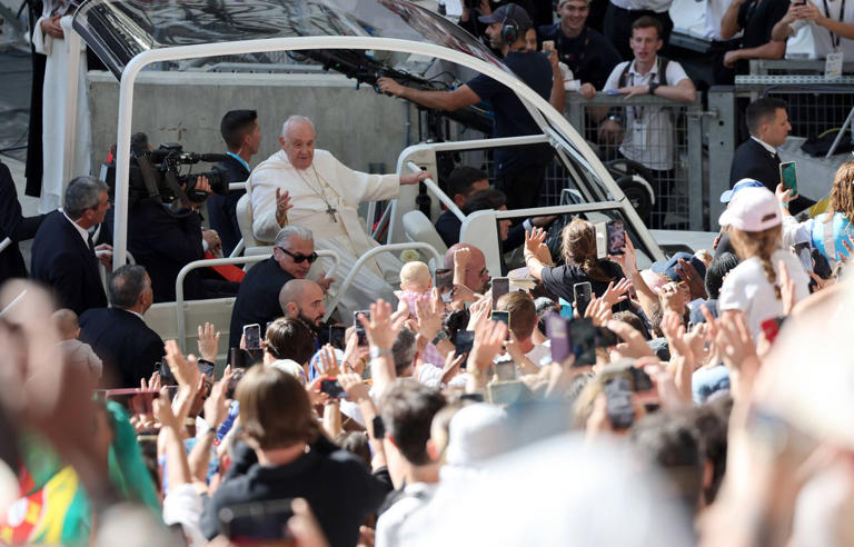 Le pape François au stade Vélodrome à Marseille, samedi 23 septembre 2023.
