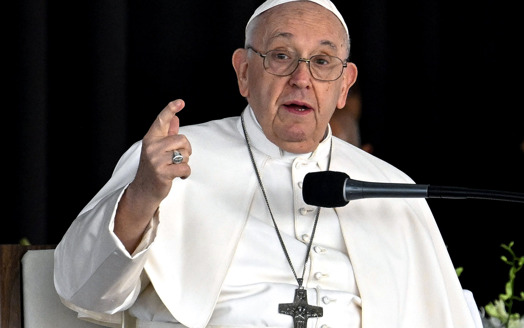 Pope Francis Approves Blessings For Same-sex Couples Under Certain ...