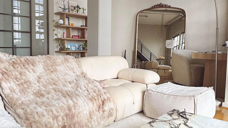 This is how to make a small living room cozy, according to interior ...