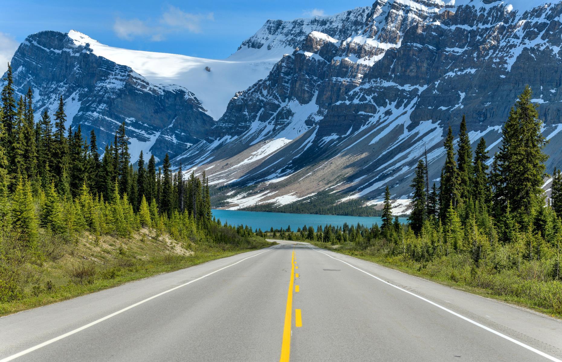 When it comes to road-tripping, there’s a lot of ground to cover in Canada. It’s best to discover the world’s second-largest country bit by bit, with short road trips that reveal what makes each of the country’s provinces and territories unique. All 25 of these Canadian adventures can easily be taken over the course of a weekend.